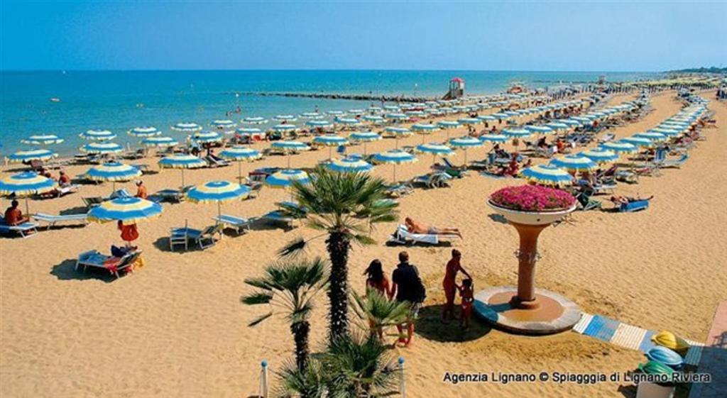 Lignano Exclusive With Pool Apartment Lignano Sabbiadoro Ngoại thất bức ảnh